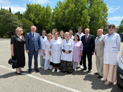 The transfer of special equipment from the Government of St. Petersburg to Sukhum was attended by the President of Abkhazia, Badra Gunba, and the Governor of St. Petersburg, Alexander Beglov.