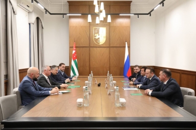 Президент Абхазии Бадра Гунба принял делегацию Государственной Думы России во главе с заместителем Председателя ГД, заместителем руководителя фракции «Новые люди» Владиславом Даванковым