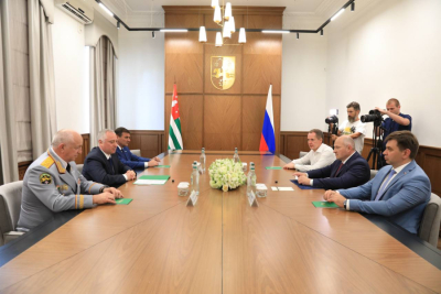 Abkhazian President Badra Gunba held a meeting with Russian Minister of Emergency Situations Alexandr Kurenkov