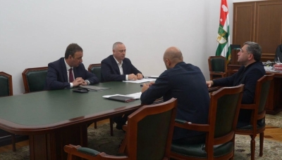 President Badra Gunba Holds Meeting on Flood Recovery Efforts in Eastern Abkhazia