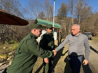Президент Абхазии Бадра Гунба в ходе рабочей поездки в Кодорское ущелье посетил пограничный отряд «Птыш» пограничного управления СГБ Абхазии